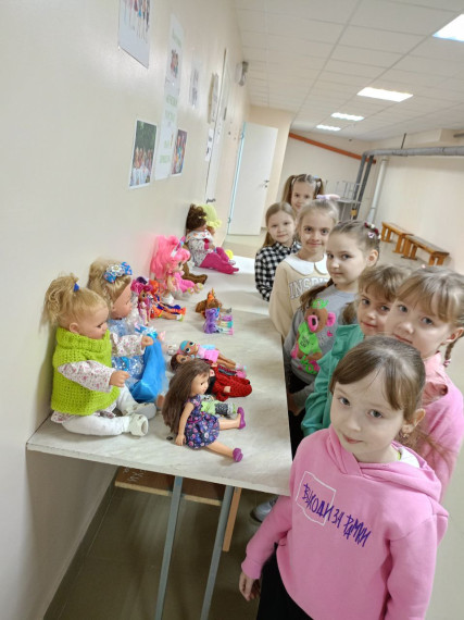 Выставка "Куклы в гости к нам пришли".